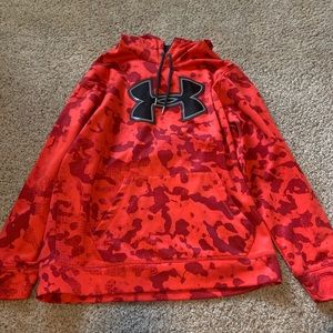 Red camo Under Armour hoodie. Worn a couple times. Great condition.
